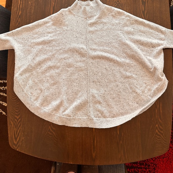 LOFT women’s  Small Grey Speckled Knit Pullover poncho - Picture 4 of 7